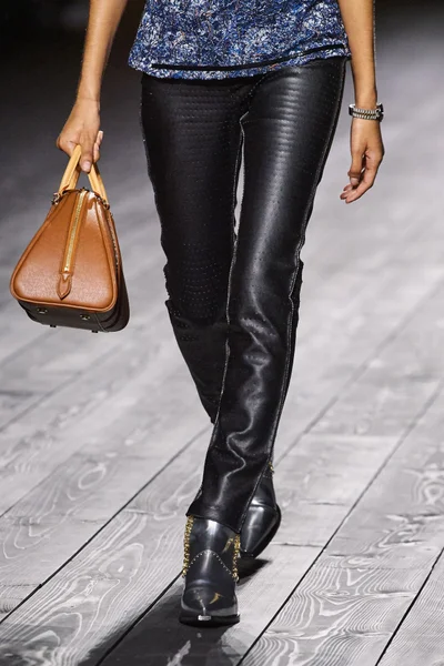 Look 65